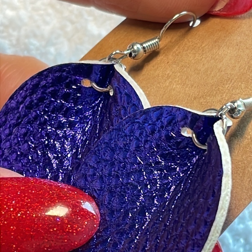 💐5/25 purple leather leaf teardrop metallic purple blue nice quality reversible - Picture 5 of 7